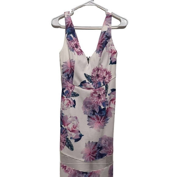 TOBI White Floral Multi Flow With Me Bodycon Mini Dress Medium NWOT - Picture 2 of 8